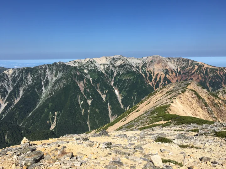 山の稜線